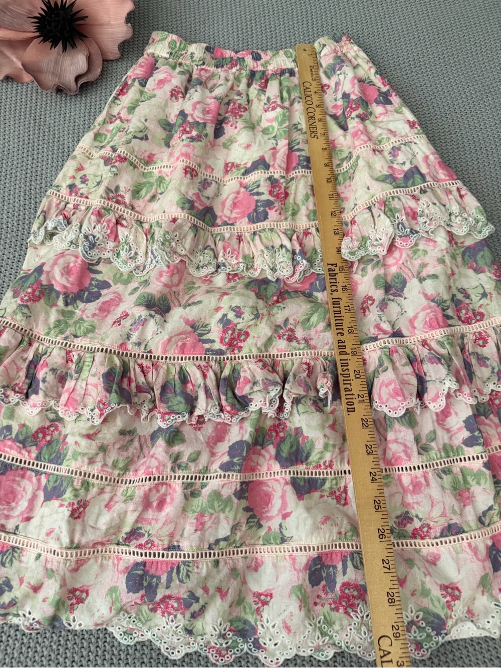 LoveShackFancy Naila Tiered Crochet Trimmed Floral Cotton Midi Skirt Pink Small - Picture 10 of 13